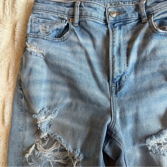 American Eagle Stretch Distressed Mom Jeans Size 12 - Picture 4 of 7